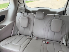 Used 2021  Chrysler Pacifica Touring L FWD at Rooster Auto Sales near Vinton&comma; IA