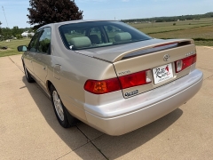 Used 2000  Toyota Camry 4d Sedan XLE at Rooster Auto Sales near Vinton&comma; IA