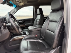 Used 2020  Chevrolet Silverado 1500 4WD Crew Cab LT Trail Boss at Rooster Auto Sales near Vinton&comma; IA