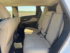 Used 2015  Jeep Cherokee 4d SUV FWD Latitude V6 at Rooster Auto Sales near Vinton&comma; IA
