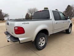 Used 2001  Ford F-150 4WD SuperCrew XLT at Rooster Auto Sales near Vinton&comma; IA