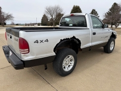 Used 2001  Dodge Dakota 4WD Reg Cab Sport at Rooster Auto Sales near Vinton&comma; IA
