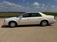 Used 2004  Cadillac DeVille 4d Sedan at Rooster Auto Sales near Vinton&comma; IA