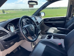 Used 2016 Dodge Grand Caravan 4d Wagon SXT at Rooster Auto Sales near Vinton, IA