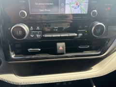 Used 2020  Toyota Highlander 4d SUV AWD XLE at A&plus; Autobrokers near Mt&period; Vernon&comma; OH