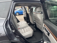 Used 2017  Honda CR-V 4d SUV AWD Touring at A&plus; Autobrokers near Mt&period; Vernon&comma; OH