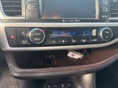 Used 2019  Toyota Highlander 4d SUV AWD XLE at A&plus; Autobrokers near Mt&period; Vernon&comma; OH