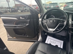 Used 2018  Toyota Highlander 4d SUV AWD XLE at A&plus; Autobrokers near Mt&period; Vernon&comma; OH