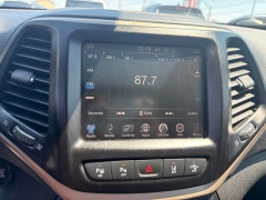 Used 2015  Jeep Cherokee 4d SUV 4WD Limited V6 at A&plus; Autobrokers near Mt&period; Vernon&comma; OH