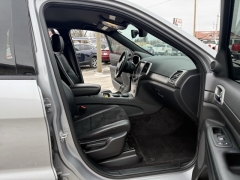 Used 2018  Jeep Grand Cherokee 4d SUV 4WD Laredo Altitude at A&plus; Autobrokers near Mt&period; Vernon&comma; OH