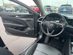 Used 2018  Buick Regal TourX 4d Wagon AWD Essence at A&plus; Autobrokers near Mt&period; Vernon&comma; OH
