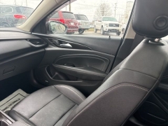 Used 2018  Buick Regal TourX 4d Wagon AWD Essence at A&plus; Autobrokers near Mt&period; Vernon&comma; OH