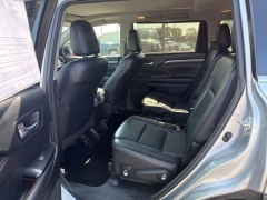 Used 2017  Toyota Highlander 4d SUV AWD Limited Platinum at A&plus; Autobrokers near Mt&period; Vernon&comma; OH