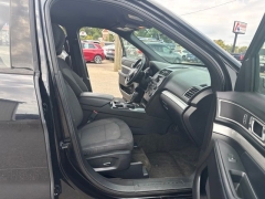 Used 2017  Ford Explorer 4d SUV 4WD XLT at A&plus; Autobrokers near Mt&period; Vernon&comma; OH
