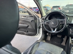 Used 2017  Kia Optima 4d Sedan EX at A&plus; Autobrokers near Mt&period; Vernon&comma; OH