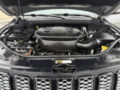 Used 2018  Jeep Grand Cherokee 4d SUV 4WD Laredo Altitude at A&plus; Autobrokers near Mt&period; Vernon&comma; OH