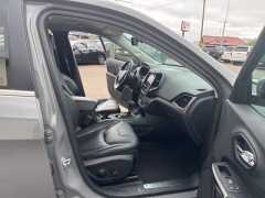 Used 2019 Jeep Cherokee 4d SUV 4WD Limited 3.2L at A+ Autobrokers near Mt. Vernon, OH
