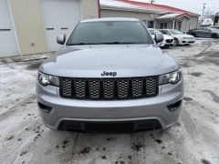 Used 2018  Jeep Grand Cherokee 4d SUV 4WD Laredo Altitude at A&plus; Autobrokers near Mt&period; Vernon&comma; OH