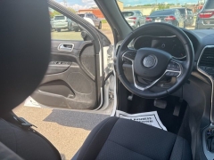Used 2019  Jeep Grand Cherokee 4d SUV 4WD Laredo E at A&plus; Autobrokers near Mt&period; Vernon&comma; OH