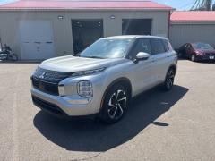 Used 2022  Mitsubishi Outlander ES S-AWC at A&plus; Autobrokers near Mt&period; Vernon&comma; OH