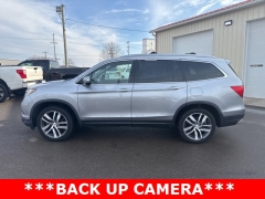Used 2017  Honda Pilot 4d SUV AWD Elite at A&plus; Autobrokers near Mt&period; Vernon&comma; OH