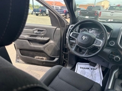Used 2020  Ram 1500 4WD Crew Cab Big Horn at A&plus; Autobrokers near Mt&period; Vernon&comma; OH