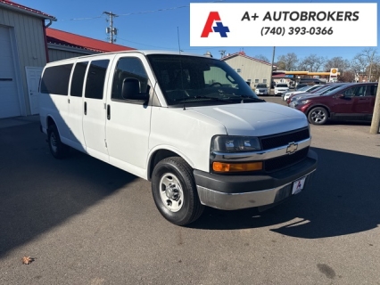 2016 Chevrolet Express Passenger LS's photo