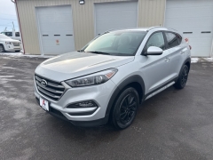Used 2017  Hyundai Tucson 4d SUV AWD SE Plus at A&plus; Autobrokers near Mt&period; Vernon&comma; OH