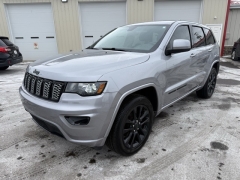 Used 2018  Jeep Grand Cherokee 4d SUV 4WD Laredo Altitude at A&plus; Autobrokers near Mt&period; Vernon&comma; OH