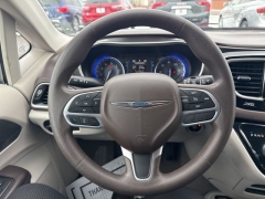 Used 2017  Chrysler Pacifica 4d Wagon Touring at A&plus; Autobrokers near Mt&period; Vernon&comma; OH