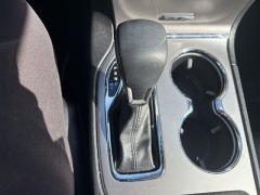 Used 2019  Jeep Grand Cherokee 4d SUV 4WD Laredo Altitude at A&plus; Autobrokers near Mt&period; Vernon&comma; OH