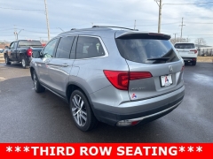 Used 2017  Honda Pilot 4d SUV AWD Elite at A&plus; Autobrokers near Mt&period; Vernon&comma; OH