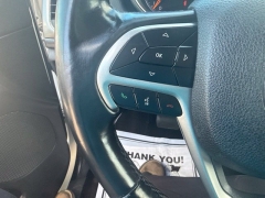 Used 2018  Jeep Grand Cherokee 4d SUV 4WD Laredo Altitude at A&plus; Autobrokers near Mt&period; Vernon&comma; OH
