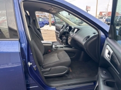 Used 2020  Nissan Pathfinder 4d SUV 4WD S at A&plus; Autobrokers near Mt&period; Vernon&comma; OH