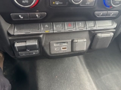 Used 2021  Chevrolet Silverado 1500 4WD Crew Cab 147" LT at A&plus; Autobrokers near Mt&period; Vernon&comma; OH