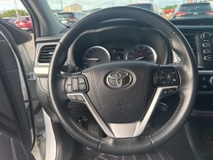 Used 2019  Toyota Highlander 4d SUV AWD XLE at A&plus; Autobrokers near Mt&period; Vernon&comma; OH