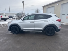 Used 2017  Hyundai Tucson 4d SUV AWD SE Plus at A&plus; Autobrokers near Mt&period; Vernon&comma; OH