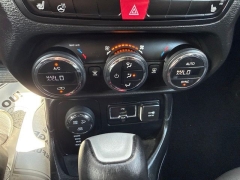 Used 2015  Jeep Renegade 4d SUV 4WD Trailhawk at A&plus; Autobrokers near Mt&period; Vernon&comma; OH