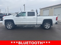 Used 2015  GMC Sierra 2500 4WD Crew Cab Denali at A&plus; Autobrokers near Mt&period; Vernon&comma; OH