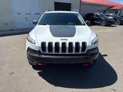 Used 2016 Jeep Cherokee 4d SUV 4WD Trailhawk V6 at A+ Autobrokers near Mt. Vernon, OH