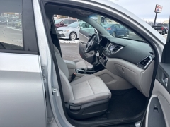 Used 2017  Hyundai Tucson 4d SUV AWD SE Plus at A&plus; Autobrokers near Mt&period; Vernon&comma; OH