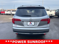 Used 2017  Honda Pilot 4d SUV AWD Elite at A&plus; Autobrokers near Mt&period; Vernon&comma; OH