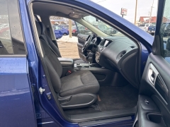 Used 2020  Nissan Pathfinder 4d SUV 4WD S at A&plus; Autobrokers near Mt&period; Vernon&comma; OH