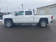 Used 2015  GMC Sierra 2500 4WD Crew Cab Denali at A&plus; Autobrokers near Mt&period; Vernon&comma; OH