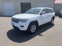 Used 2019  Jeep Grand Cherokee 4d SUV 4WD Laredo E at A&plus; Autobrokers near Mt&period; Vernon&comma; OH