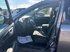 Used 2020  Nissan Pathfinder 4d SUV 4WD S at A&plus; Autobrokers near Mt&period; Vernon&comma; OH