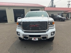 Used 2015  GMC Sierra 2500 4WD Crew Cab Denali at A&plus; Autobrokers near Mt&period; Vernon&comma; OH