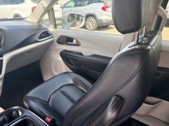 Used 2018  Chrysler Pacifica 4d Wagon Touring L at A&plus; Autobrokers near Mt&period; Vernon&comma; OH