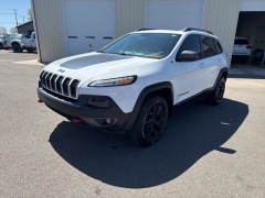 Used 2016 Jeep Cherokee 4d SUV 4WD Trailhawk V6 at A+ Autobrokers near Mt. Vernon, OH
