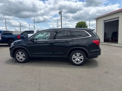 Used 2018  Honda Pilot 4d SUV AWD LX at A&plus; Autobrokers near Mt&period; Vernon&comma; OH